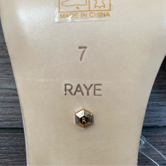 NWOB Raye Wildfire Sandals in Neutral - Picture 8 of 11